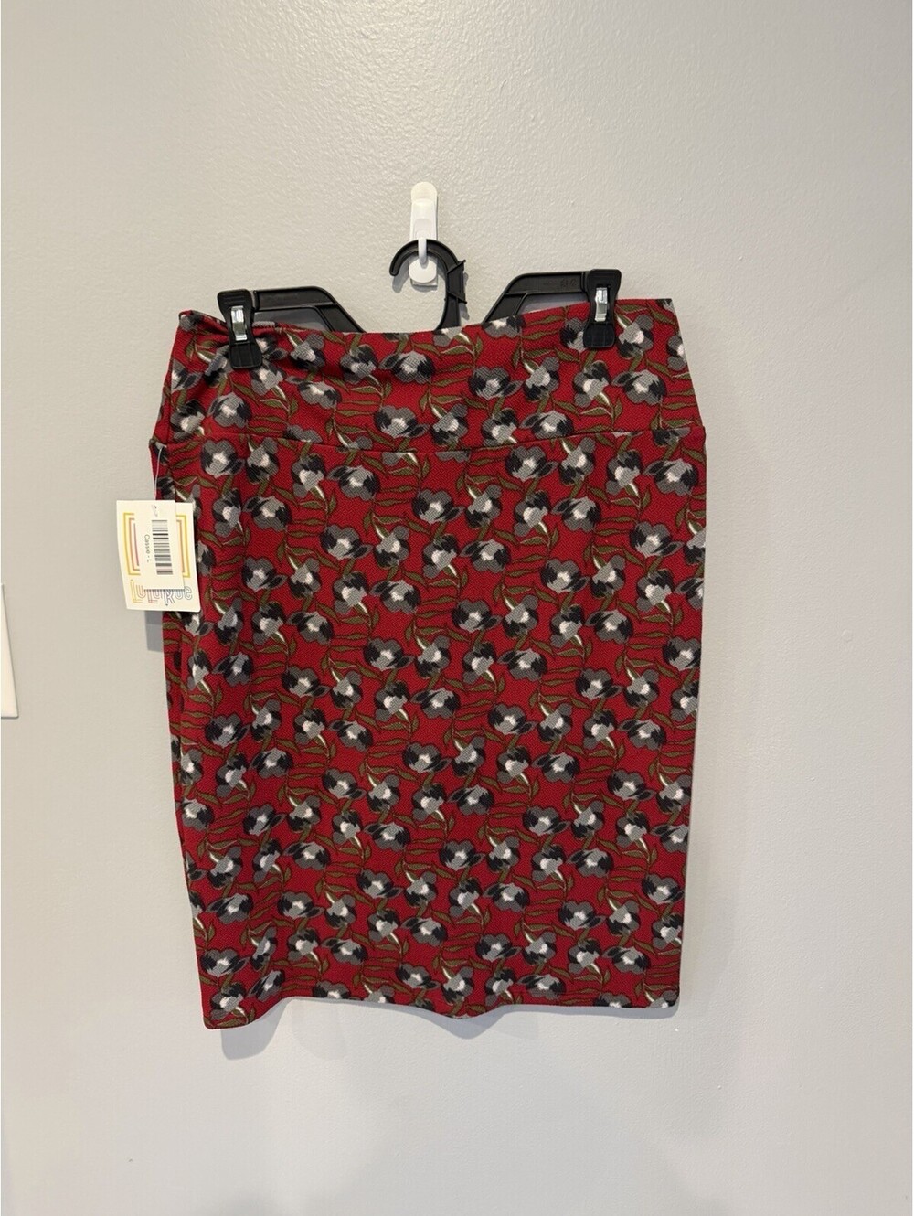 NWT Lularoe Cassie Large Skirt Red With Black Flowers
